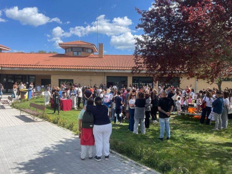 Ambiente en el Mercadillo Solidario
